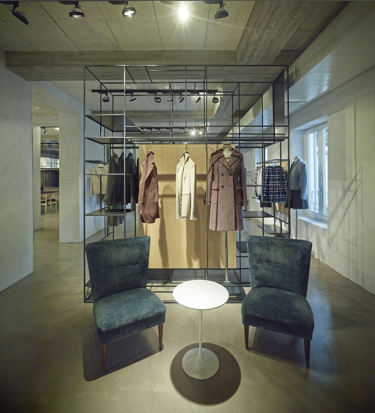 Progettazione showroom Milano 9 progettazione interni negozio 08